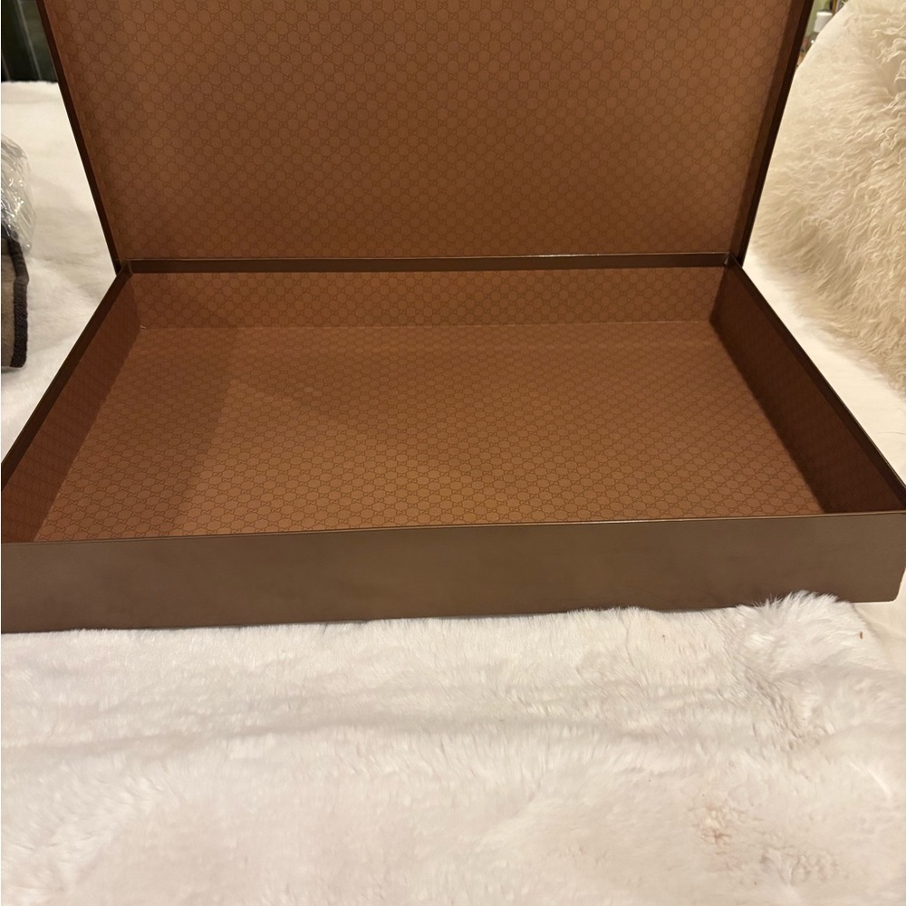 Gucci Brown and Black Wool-Cashmere Blanket Throw 72”x58” with original box - Picture 8 of 8